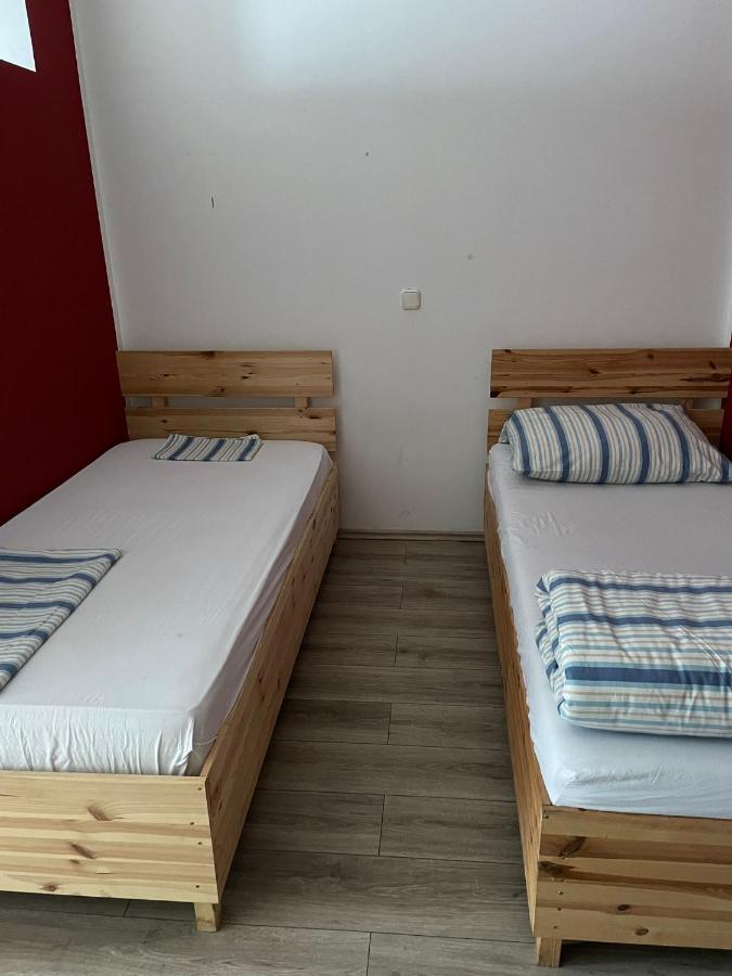 Apartment Monteur-apartment Am Bahnhof Muhlheim am Main